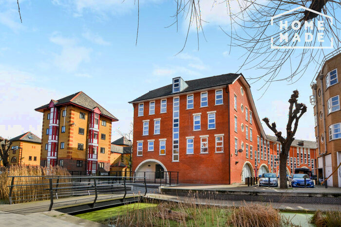 2 Bedroom Flat To Rent In Amherst House, SE16