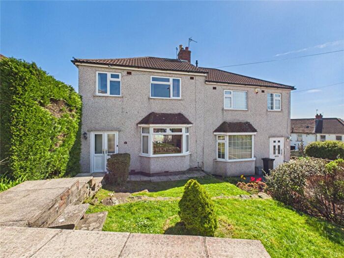 3 Bedroom Semi Detached House For Sale In Cotswold View, Kingswood, Bristol, BS15