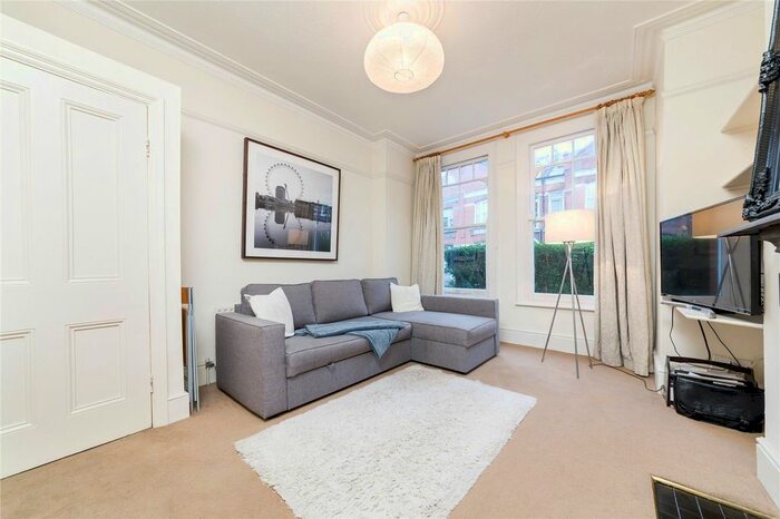 1 Bedroom Flat To Rent In Dinsmore Road, Balham SW12