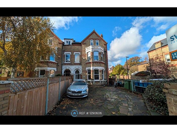 2 Bedroom Flat To Rent In St. Margarets Road, Twickenham, TW1