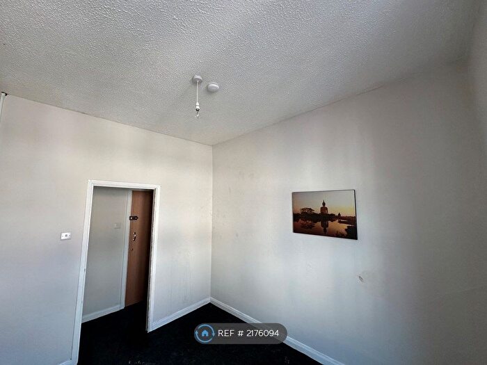 1 Bedroom Flat To Rent In High Syreet, Sheerness, ME12