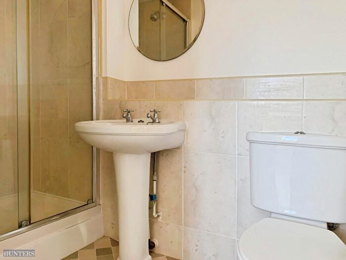 2 Bedroom Apartment For Sale In Brookfield, Northumberland Park, NE27