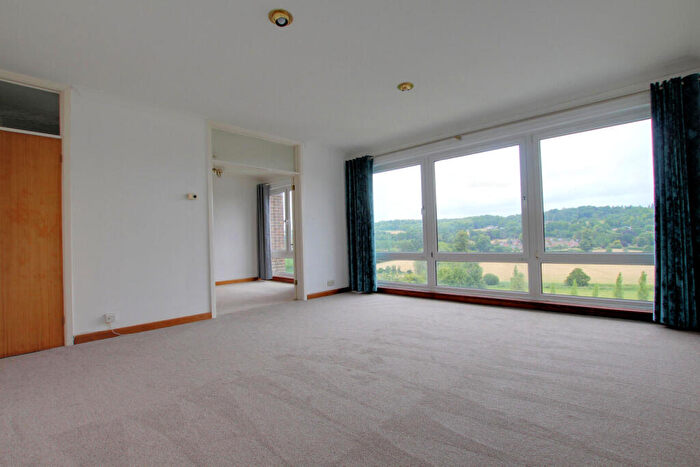 2 Bedroom Apartment For Sale In Hartslock Court, Shooters Hill, Pangbourne, Berkshire, RG8