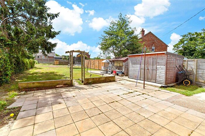 3 Bedroom Semi-detached House For Sale In Herbert Road, Willesborough, Ashford, Kent, TN24