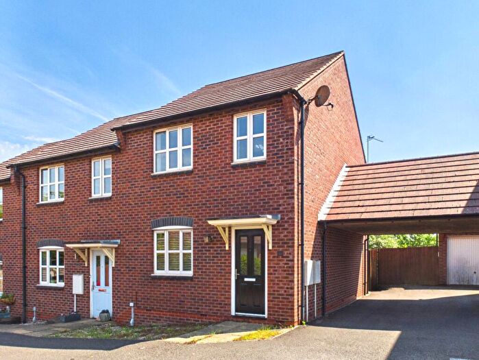 3 Bedroom End Of Terrace House For Sale In Hopkin Court, Mapperley Plains, Nottingham, NG3