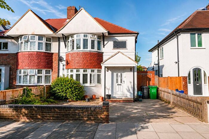 3 Bedroom Semi Detached House For Sale In Nelson Road, Twickenham, TW2