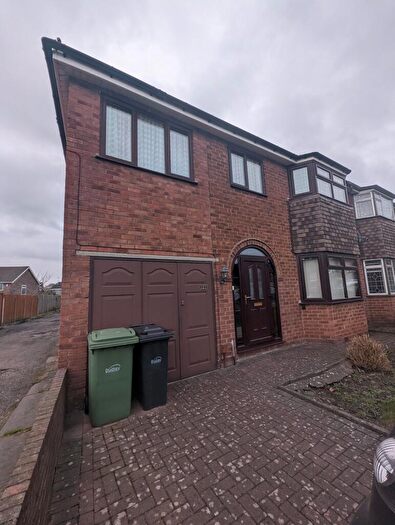 4 Bedroom House To Rent In Himley Avenue, Dudley, DY1