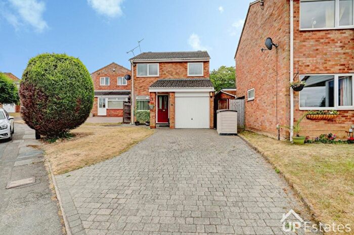 3 Bedroom Detached House For Sale In Gainford Rise, Coventry, CV3