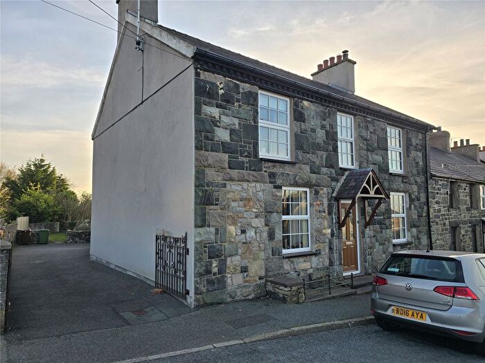 3 Bedroom End Terrace House For Sale In Rhostryfan, Caernarfon, Gwynedd, LL54