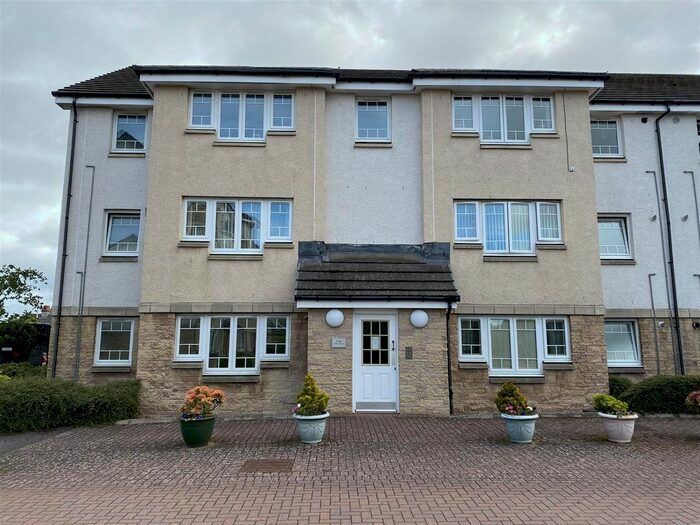 2 Bedroom Flat To Rent In Simpson Square, Perth, PH1