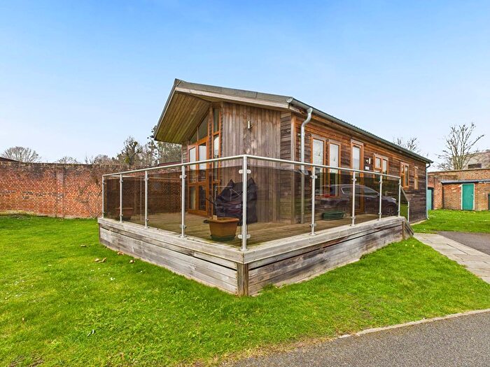 2 Bedroom Lodge For Sale In Harleyford Estate, Marlow, SL7
