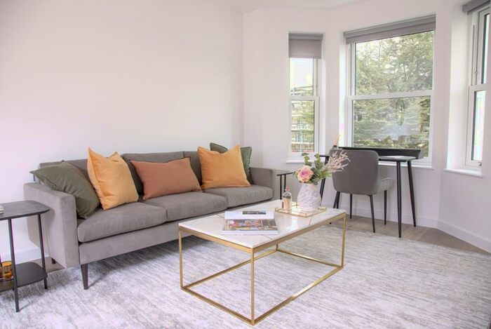 2 Bedroom Apartment To Rent In Brightwells Yard, Farnham, GU9