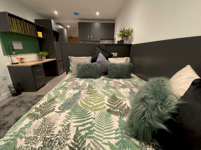 Studio To Rent In Westgate One - Ref:, CT1 - Photo 3