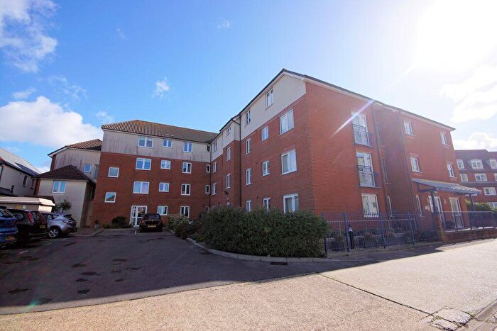 1 Bedroom Flat For Sale In Robinson Court, Lee-On-The-Solent, PO13