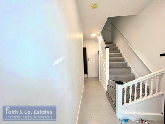 8 Bedroom Semi-Detached House To Rent In Hughenden Gardens, Northolt, UB5