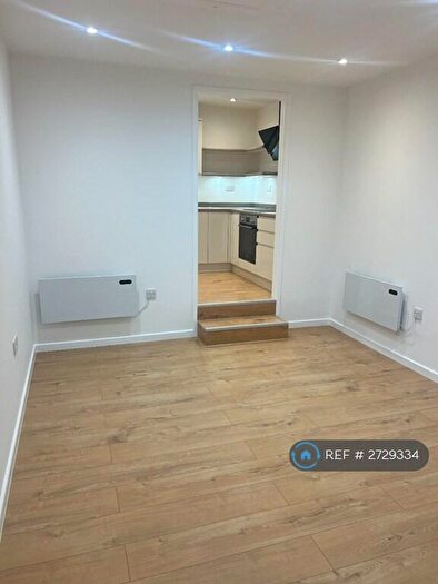 1 Bedroom Flat To Rent In Wey River House, Alton, GU34