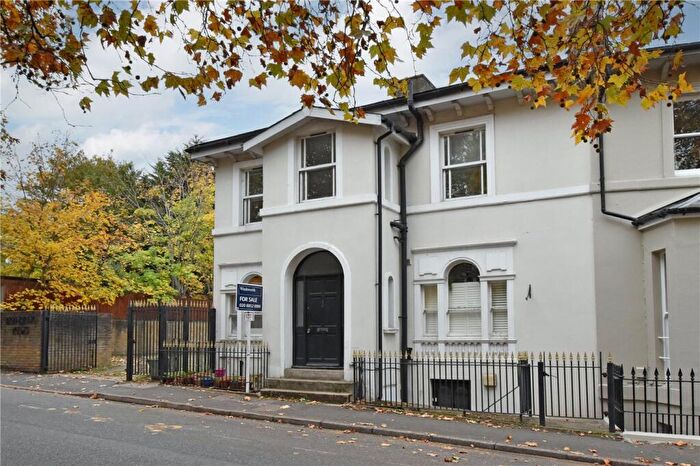 2 Bedroom Apartment For Sale In Brandram Road, Lewisham, London, SE13