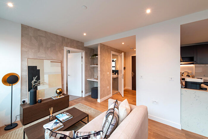 1 Bedroom Apartment To Rent In Lyon Queensway, Birmingham, B3