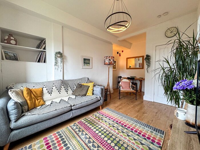 1 Bedroom Flat To Rent In Stewart Terrace, Gorgie, Edinburgh, EH11