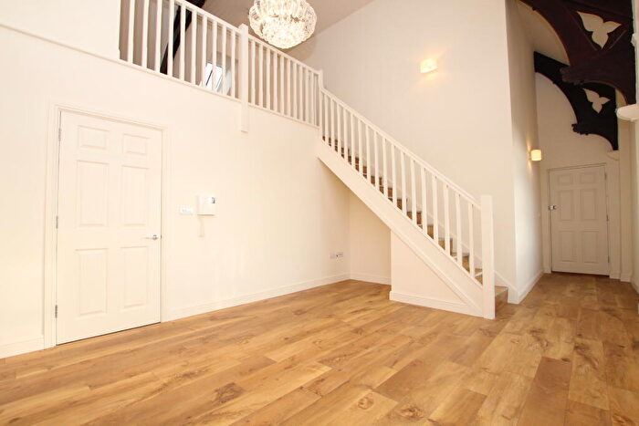 1 Bedroom Flat To Rent In High Street, Middleton Cheney, OX17