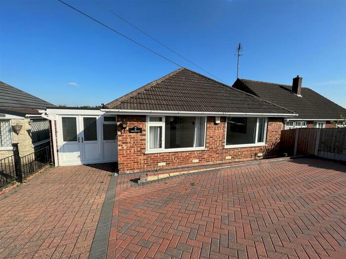 2 Bedroom Detached Bungalow To Rent In Nightingale Close, Chesterfield, Derbyshire, S45