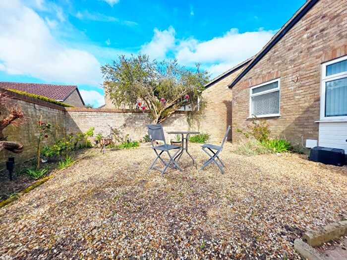 2 Bedroom Detached Bungalow For Sale In Hatfield Court, New Milton, Hampshire, BH25