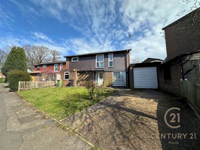 4 Bedroom Detached House To Rent In Grafton Park Road, Worcester Park, KT4