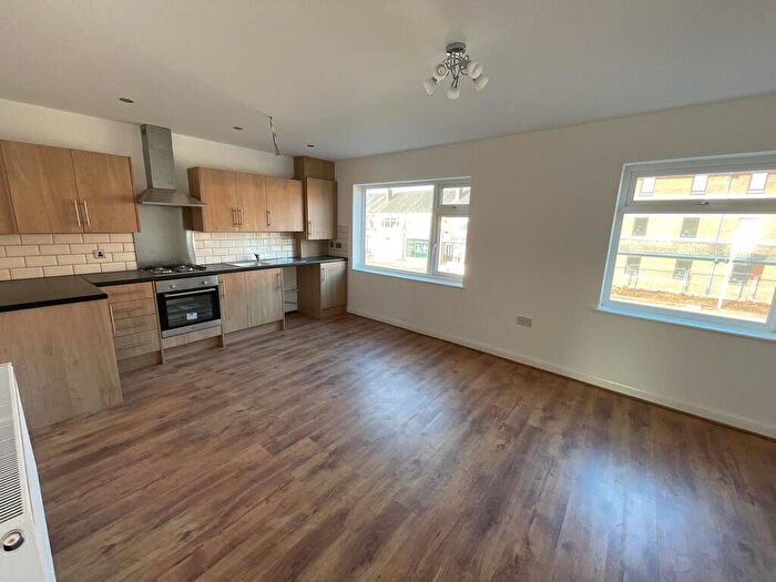 2 Bedroom Apartment To Rent In Cross Street, Sale, M33