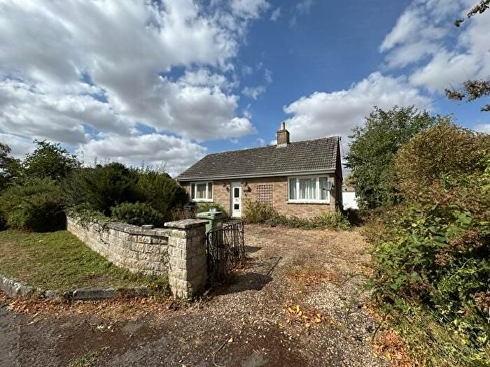 2 Bedroom Detached Bungalow For Sale In Moor Lane, Fairford, GL7