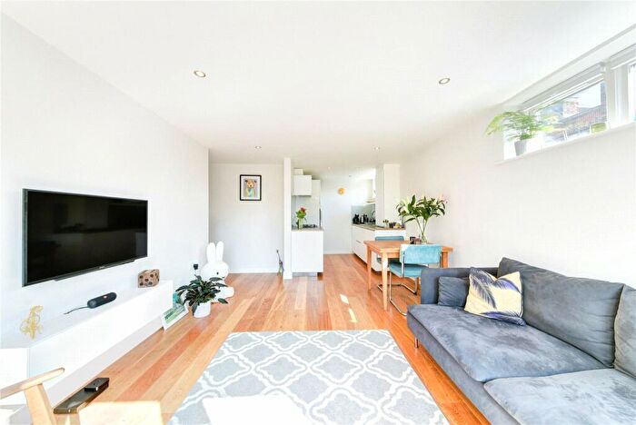 1 Bedroom Apartment To Rent In Kingsland Road, London, E8