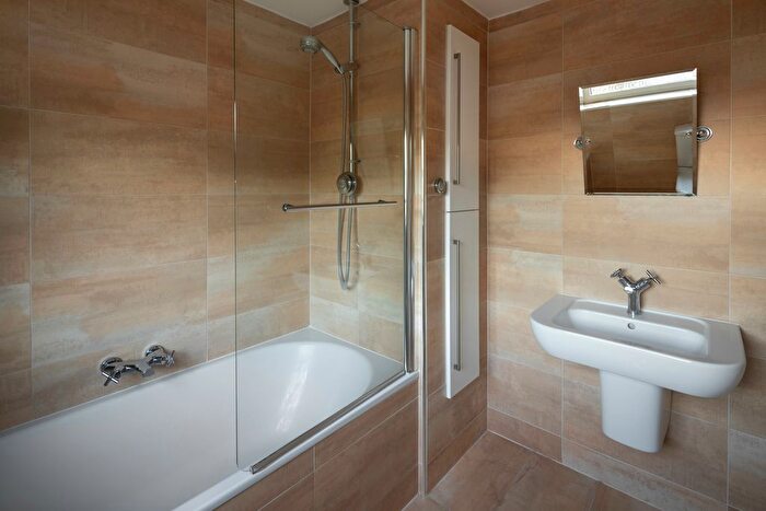 4 Bedroom Barn Conversion For Sale In Wayte Court, Ruddington, Nottingham, NG11