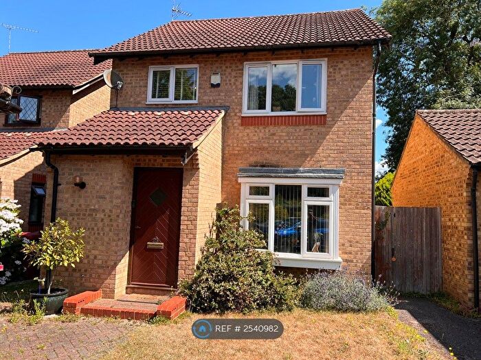 3 Bedroom Detached House To Rent In Hirstwood, Reading, RG30