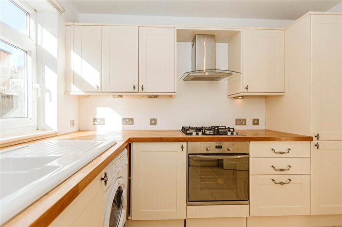 2 Bedroom Apartment To Rent In Iddesleigh Road, Redland, Bristol, BS6