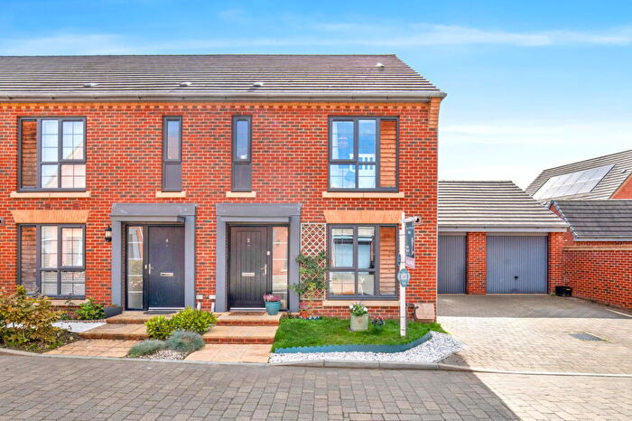 3 Bedroom End Of Terrace House For Sale In Eric Tubb Road, Bordon, Hampshire, GU35