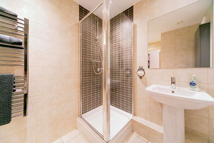 1 Bedroom Flat For Sale In Mann Island, Liverpool, Merseyside, L3