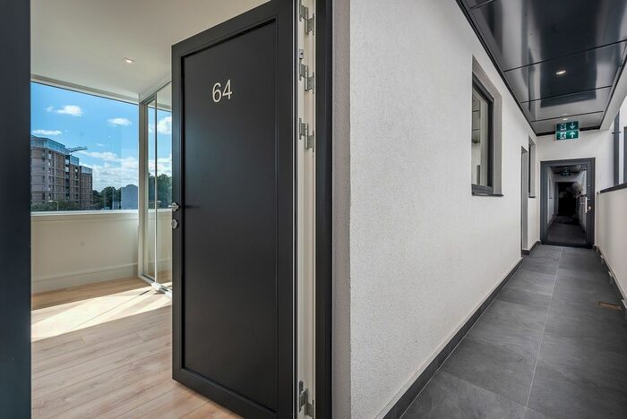 Studio To Rent In Princess Way, Redhill RH1