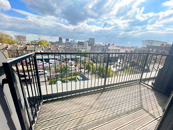 2 Bedroom Flat To Rent In Sahin House, Shacklewell Lane, Dalston, E8