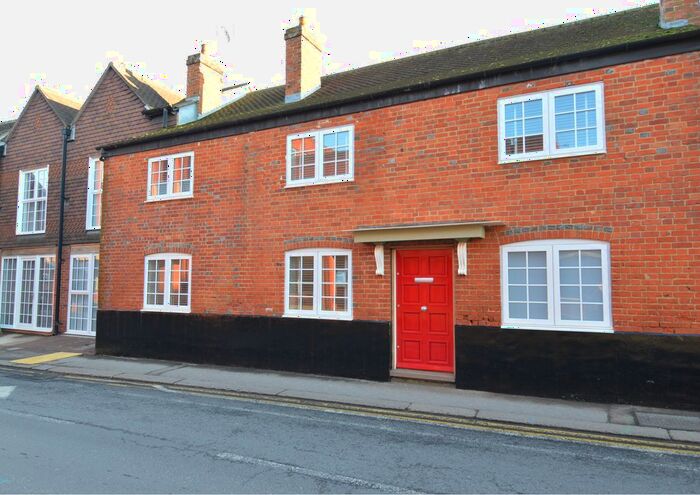 2 Bedroom Flat To Rent In Peach Street, Wokingham, RG40