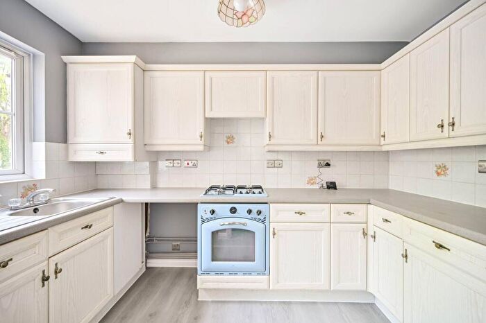 2 Bedroom End Of Terrace House To Rent In Autumn Drive, Sutton, SM2