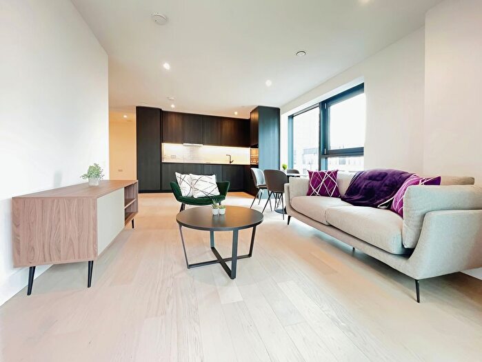 2 Bedroom Flat To Rent In Hawksbury Heights, Hewson Way, SE17