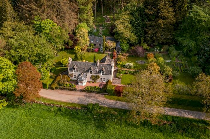 4 Bedroom Detached House For Sale In Sunnybank, Torphins, Banchory, Kincardineshire, AB31