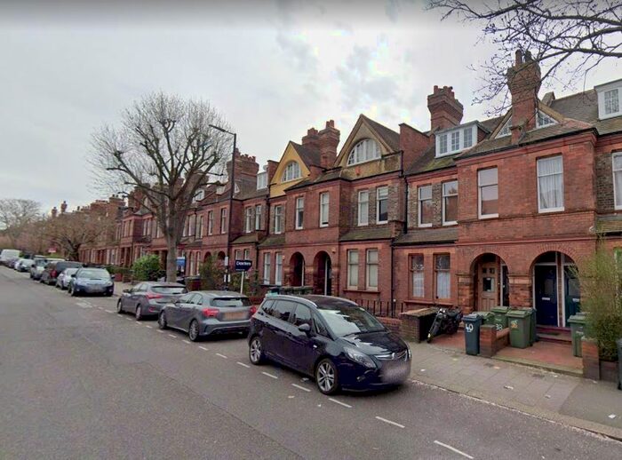 2 Bedroom Flat To Rent In Amesbury Avenue, Streatham, SW2
