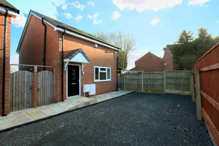 2 Bedroom Detached Bungalow To Rent In New Road, Madeley, Telford, TF7