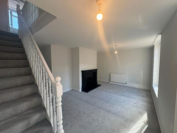 2 Bedroom Terraced House To Rent In Beckbridge Green, Normanton, WF6