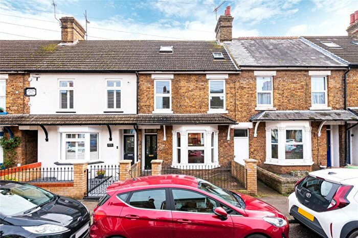 4 Bedroom Terraced House To Rent In Park Road, Sittingbourne, Kent, ME10