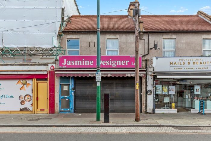 2 Bedroom Flat To Rent In Ilford Lane, Ilford, IG1