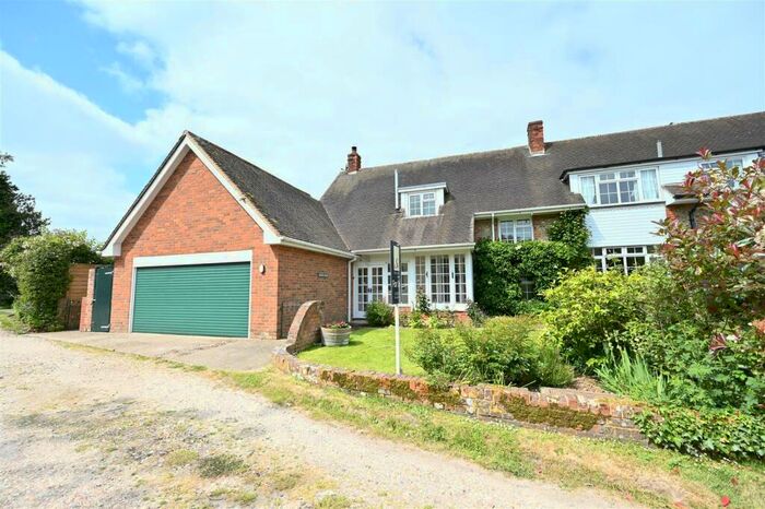 3 Bedroom Semi-Detached House For Sale In Poling, Arundel, BN18