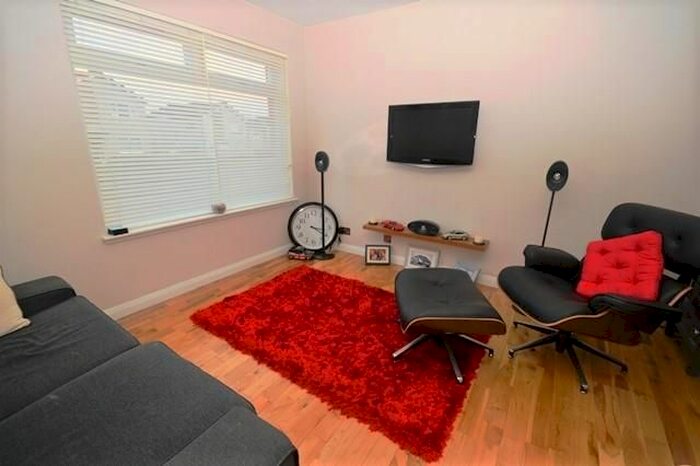 1 Bedroom Semi-Detached House To Rent In Howdenhall Drive, Edinburgh, EH16