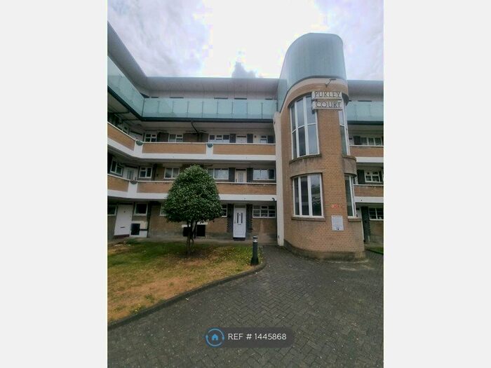 2 Bedroom Flat To Rent In Brighton Road, Purley, CR8