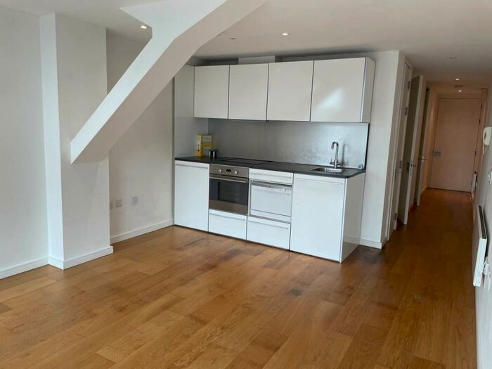 1 Bedroom Flat To Rent In Skypark Road, Bedminster, Bristol, BS3